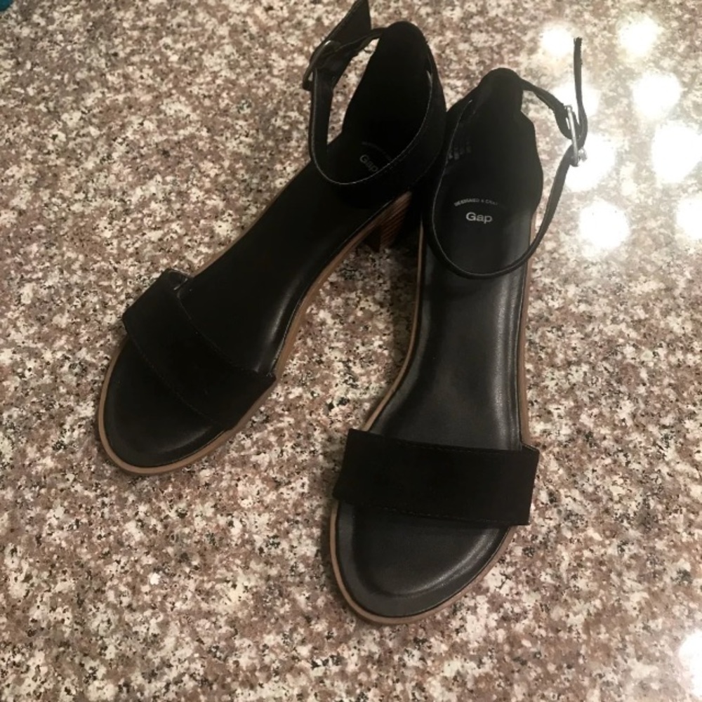 Gap block heels